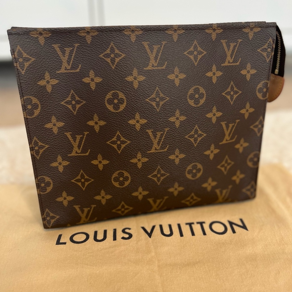 Authentic Louis Vuitton Toiletry 26